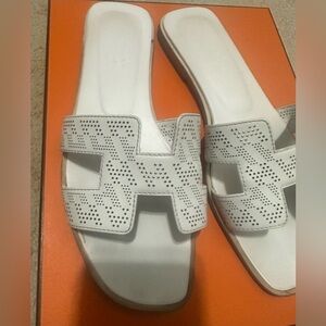 Hermès Oran sandal white